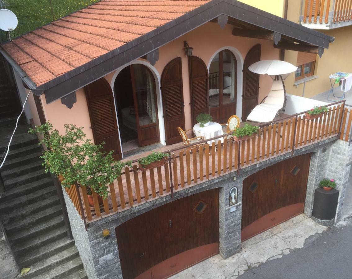 Chalet Con Piscina Garzeno Exteriör bild