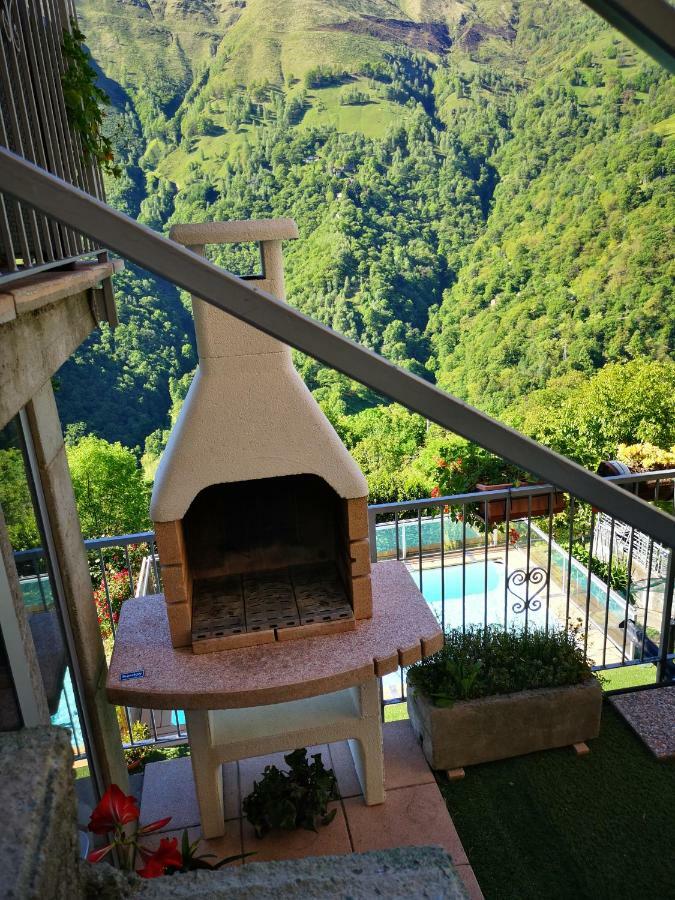 Chalet Con Piscina Garzeno Exteriör bild